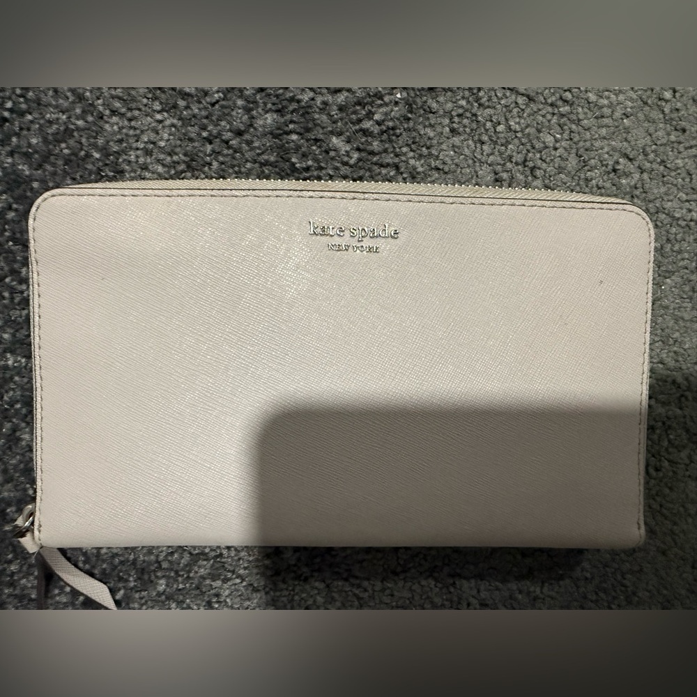 Kate Spade Light Gray Zip Wallet